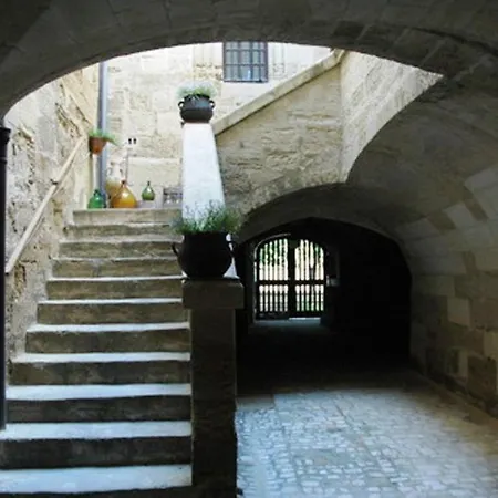 Tresor Apartment Uzes