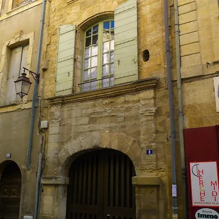 Tresor Apartment Uzes