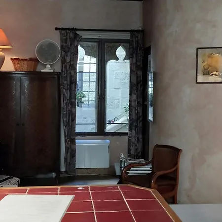 Apartment Tresor *