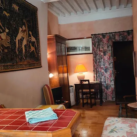 Tresor Apartment *